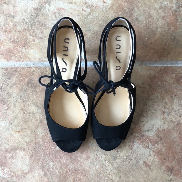 Black Heels - Picture 2 of 6